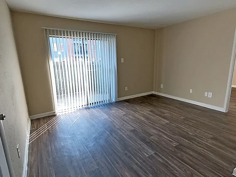 The Falls on Antoine Apartments — Photo 30