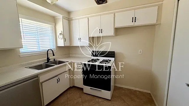 2714 W 9th St — Photo 14