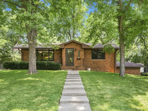 205 Lake St SW, Hutchinson, MN 55350