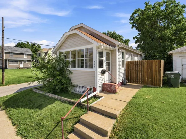 709 Cedar St, Muscatine, IA 52761