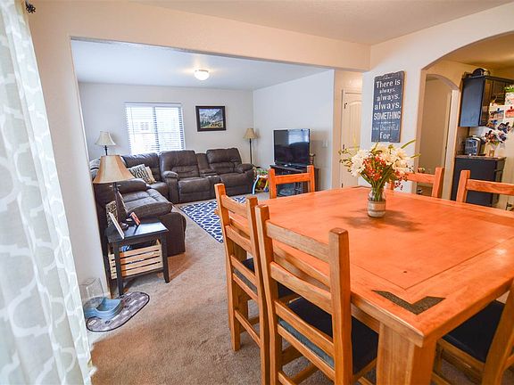 2nd image of 4111 Moraine St