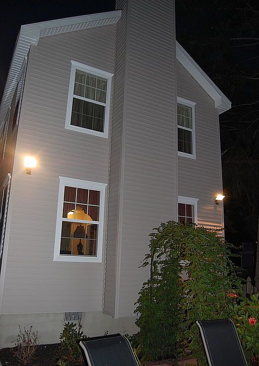 2nd image of 910 1st St
