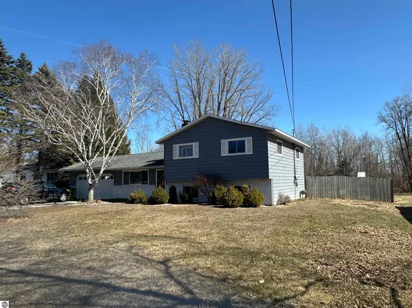 440 N Huron Rd, Linwood, MI 48634