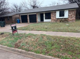 816 Penn Ln, Moore, OK 73160