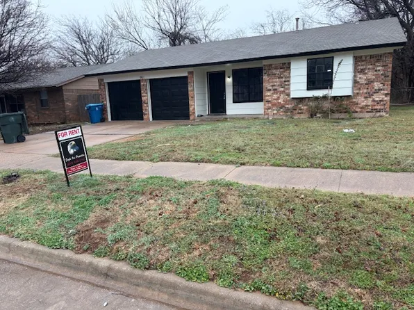 816 Penn Ln, Moore, OK 73160