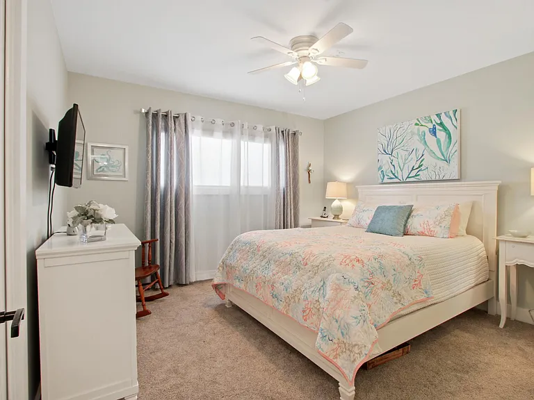441 Calle De Aragon — Photo 13