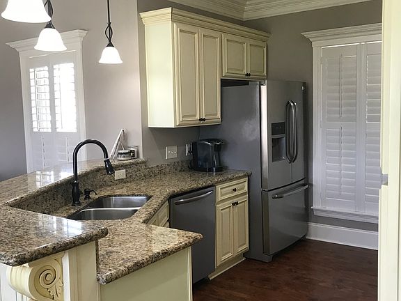 3rd image of 138 Little Lake Dr