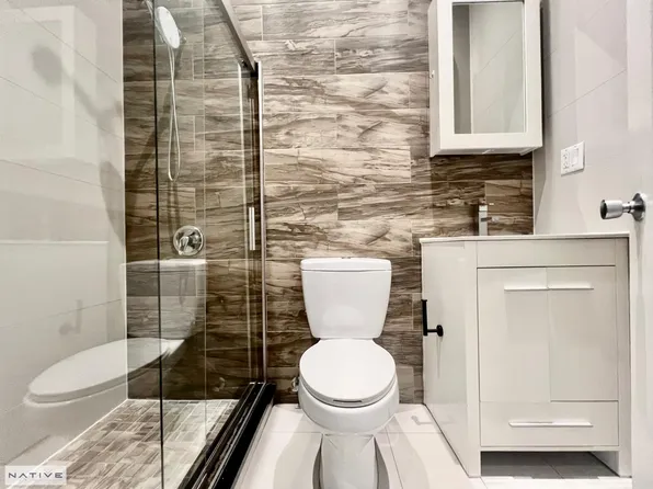 195 Greenpoint Avenue image 8 of 11