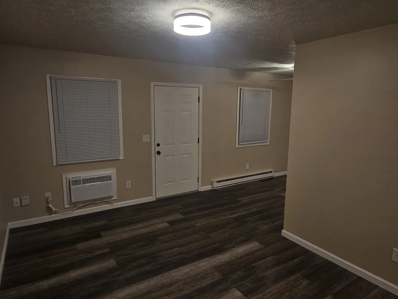 4332 Sarah Dr — Photo 4