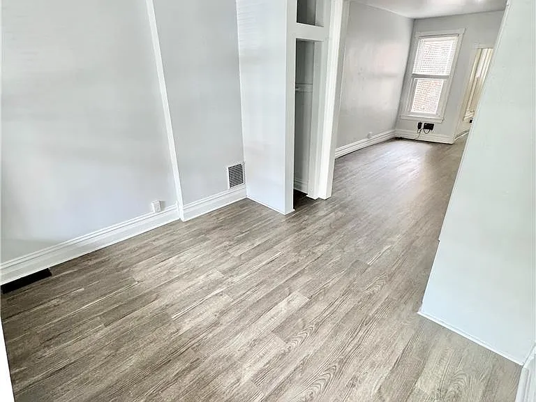 1410 W Turner St #1 — Photo 7