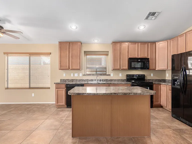1238 W Dana Dr — Photo 21