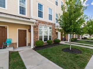 20 Holly Ln, Garfield, NJ 07026