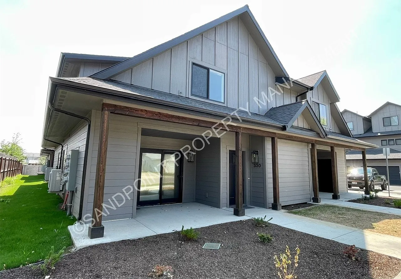 2 bed, 1.5 bath, 938 sqft, $1,795 — Photo 3