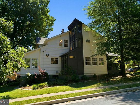 2nd image of 745 26th St S