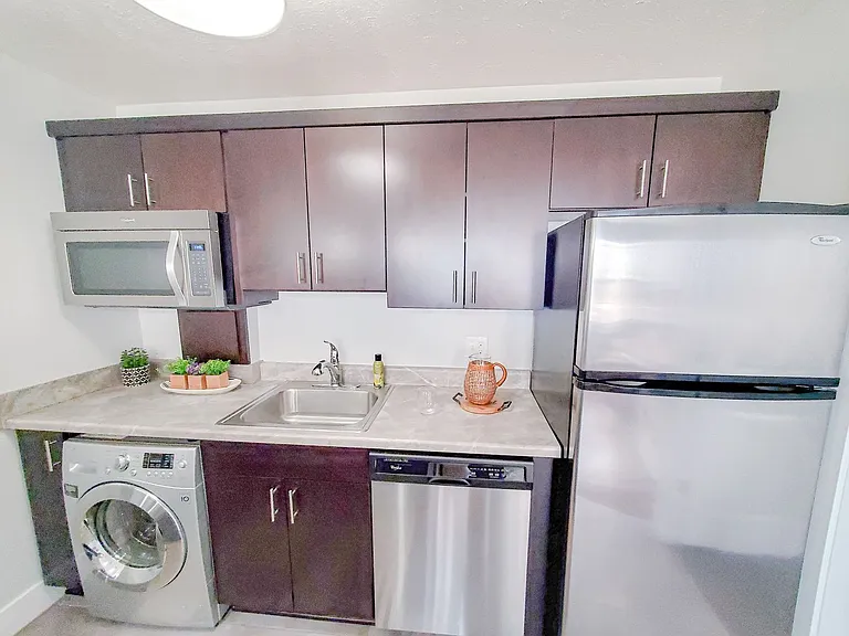 628 Park Ave — Photo 20