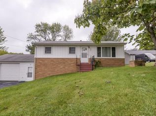 4045 E Skyline Dr, Decatur, IL 62521