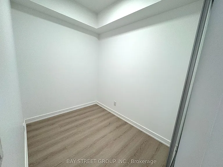100 Queen St E #2117 — Photo 11