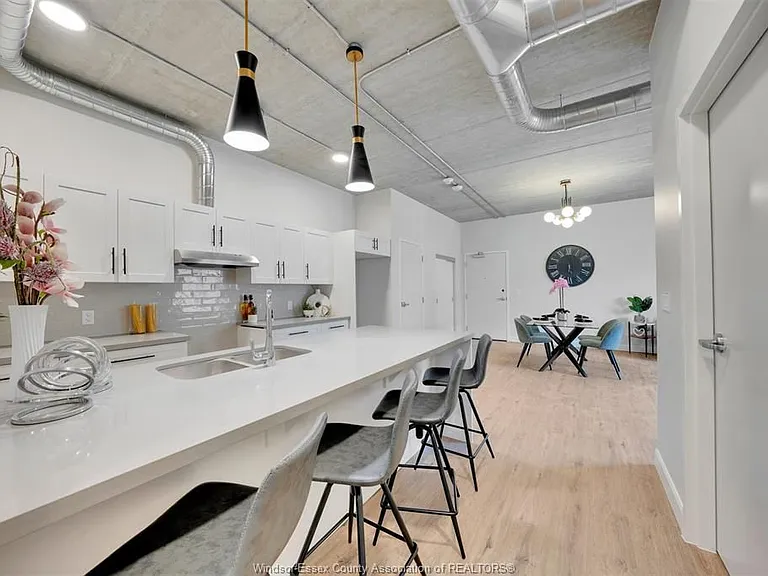 6550 Wyandotte St E #201 — Photo 9