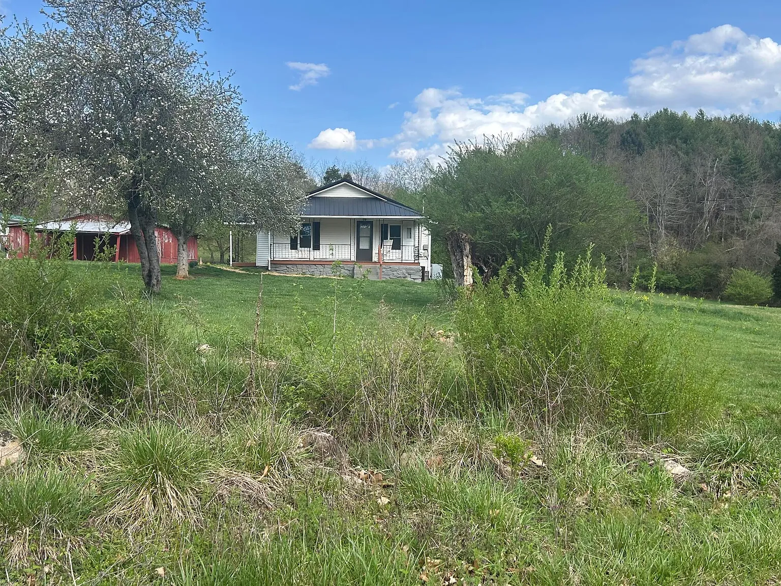 3 bed, 960 sqft, $1,700 — Photo 1