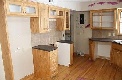 4th image of 1136 Sandhurst Dr W