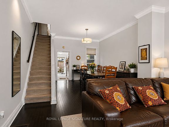 4th image of 152 Parliament St