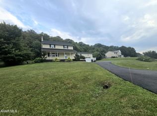 539 Scenic Dr, Hollidaysburg, PA 16648