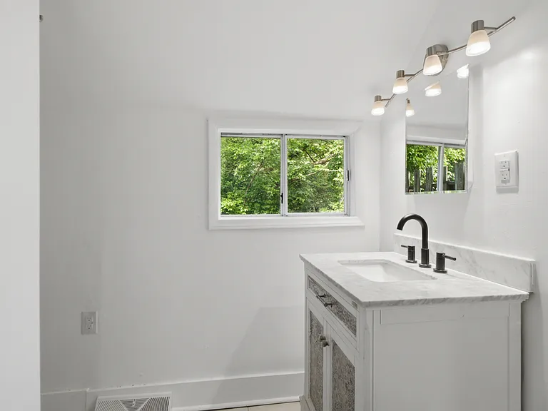 113 Buckhannon Ave — Photo 17