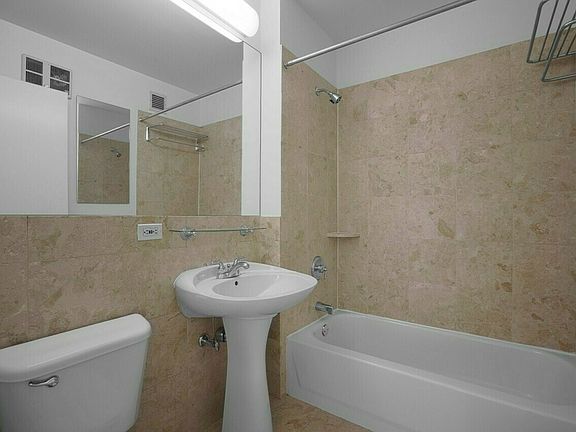 5th image of 360 W 43rd St APT S3e
