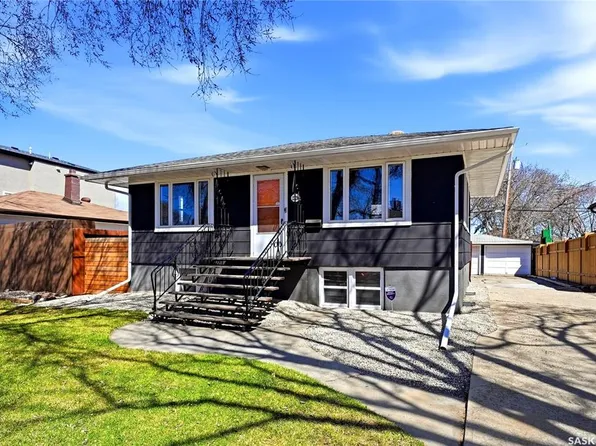 2221 Francis STREET, Regina, SK S4N 2P6