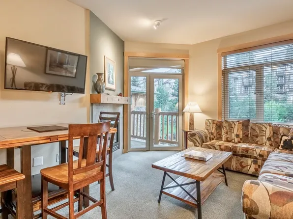 201 Juniper Springs Dr #324, Mammoth Lakes, CA 93546