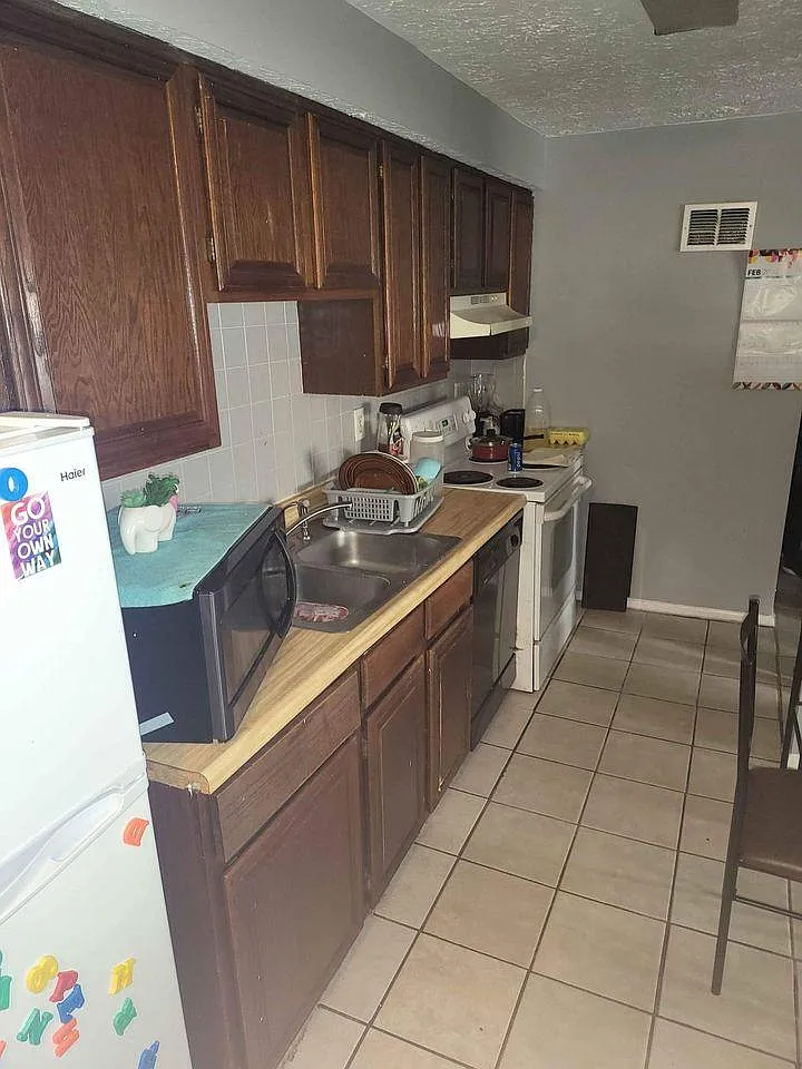 2 bed, 847 sqft, $2,300 — Photo 4