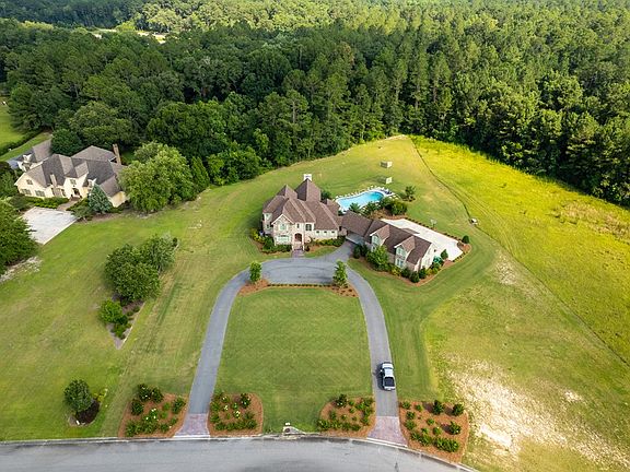 3rd image of 4454 Robert Dr