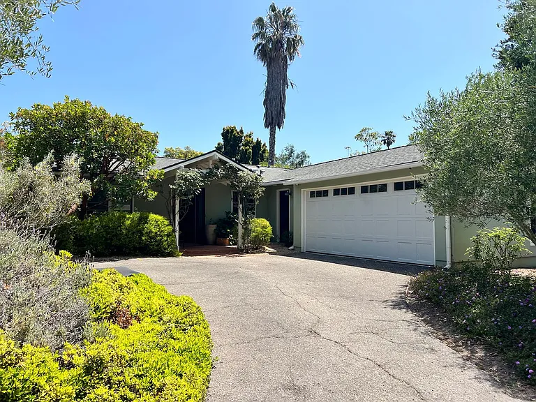 7980 Rio Vista Dr — Photo 1