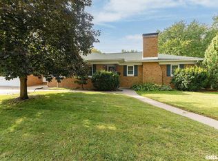 325 12th Ave N, Clinton, IA 52732