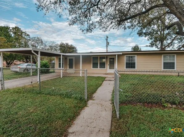 2908 Cedar St, Victoria, TX 77901