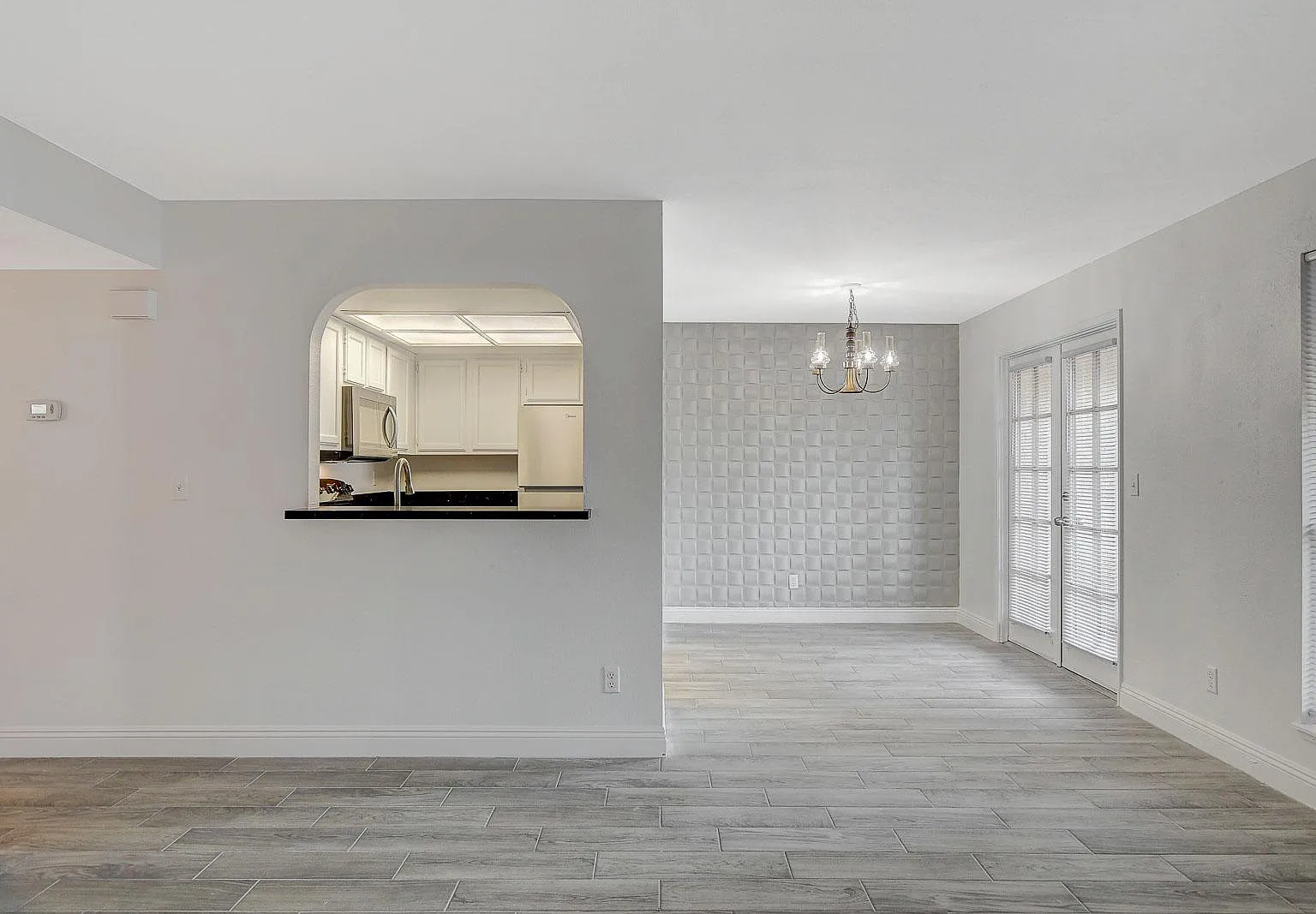 2 bed, 1073 sqft, $1,595 — Photo 3