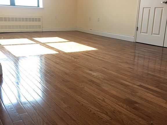 4th image of 346 E 29th St APT Le