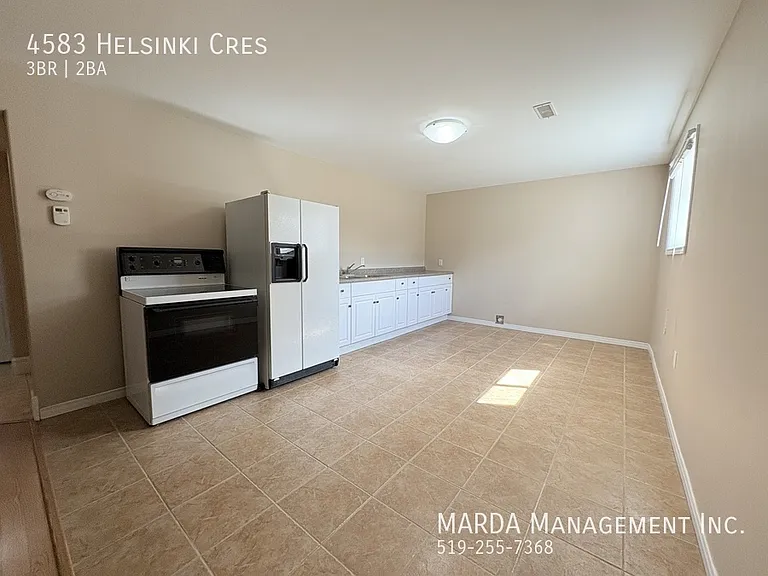 4583 Helsinki Cres — Photo 22