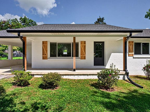 3rd image of 30 Big Springs Cir