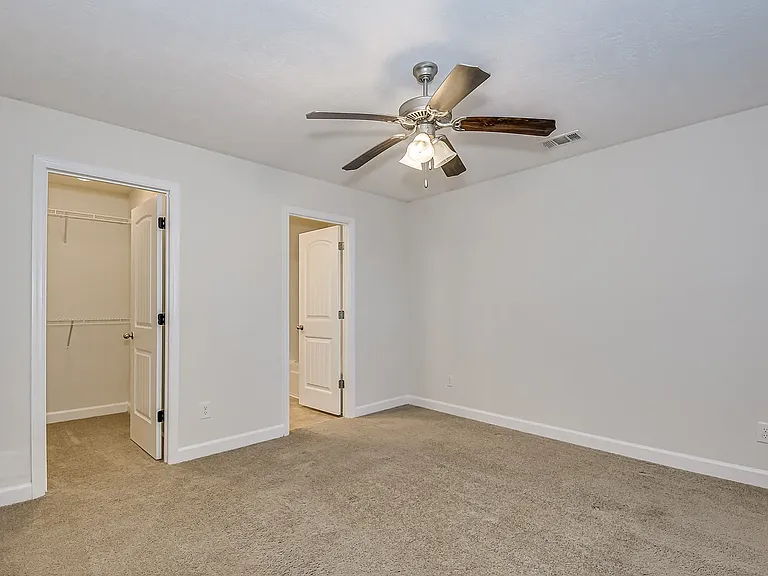 Stonewyck Luxury Townhomes — Photo 17