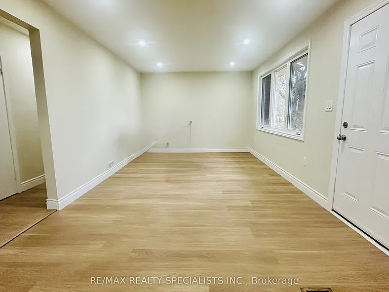 1722 Concession 2 Rd W — Photo 19