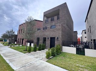 210 Veracruz Dr #102, Laredo, TX 78045