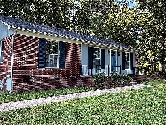 2nd image of 102 Crestview Ln