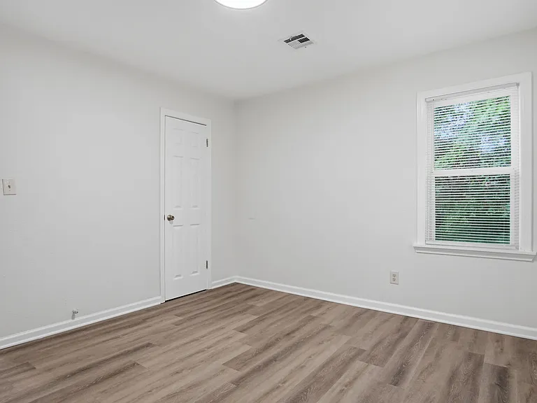 1237 Staton Dr — Photo 12