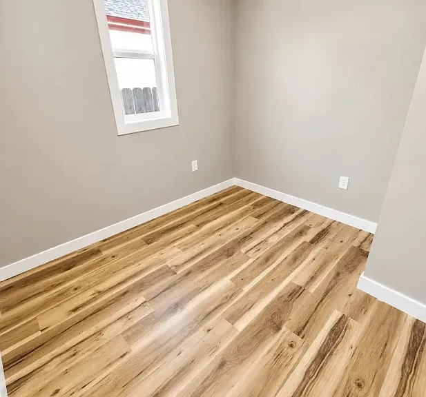 910 W 13th St — Photo 5