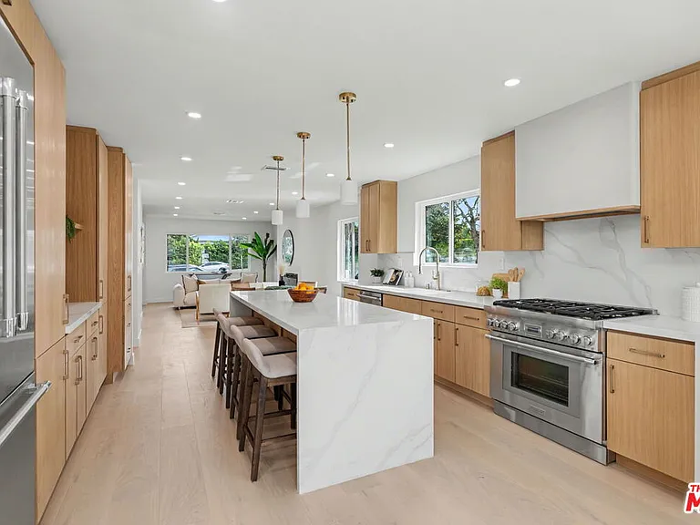 2831 Overland Ave — Photo 13