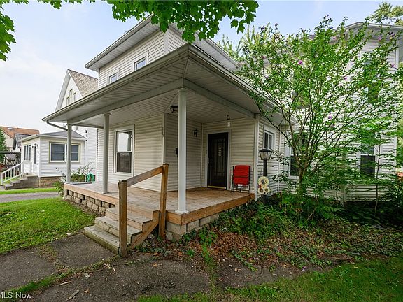 2nd image of 113 S Dawson St