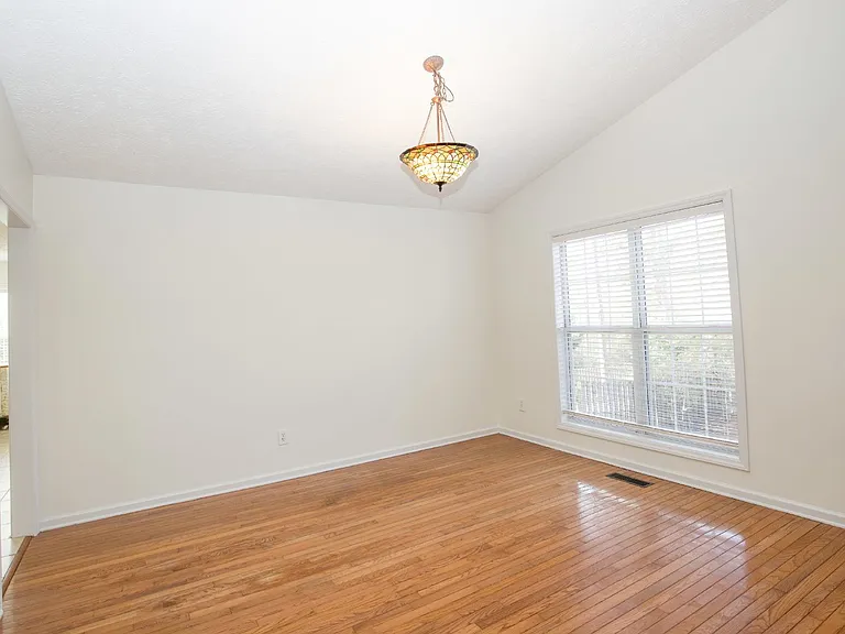 8 Moore Dr — Photo 11