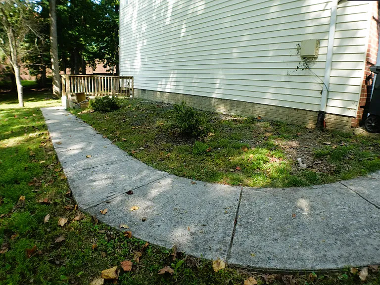 200 Colesville Manor Dr — Photo 2
