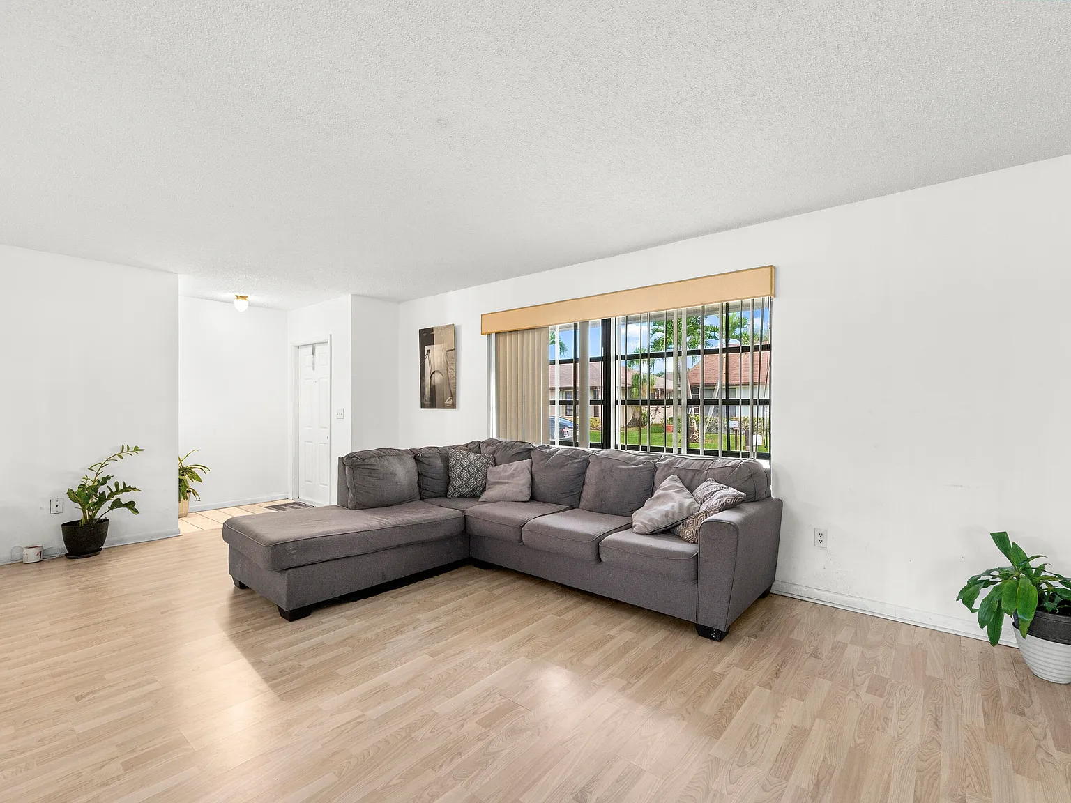 2 bed, 2.0 bath, 1401 sqft, $2,350 — Photo 4